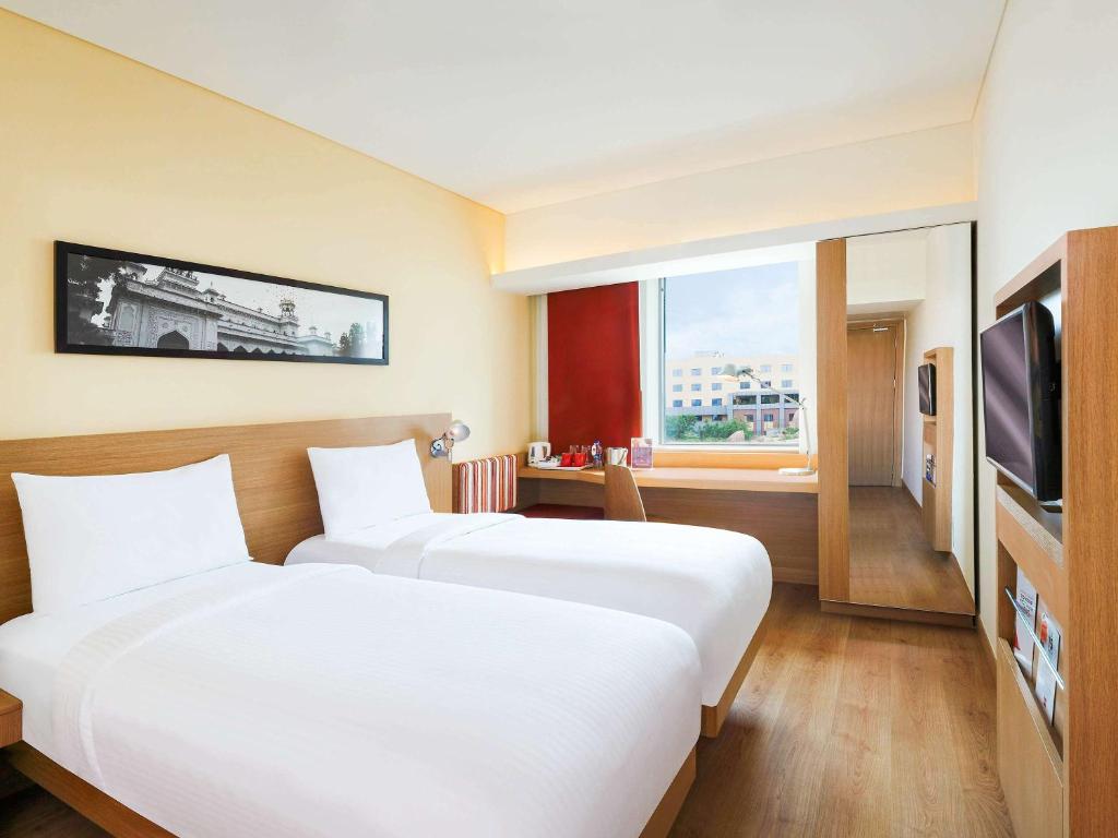 Foto da galeria de ibis Hyderabad Hitec City - An Accor Brand em Hyderabad