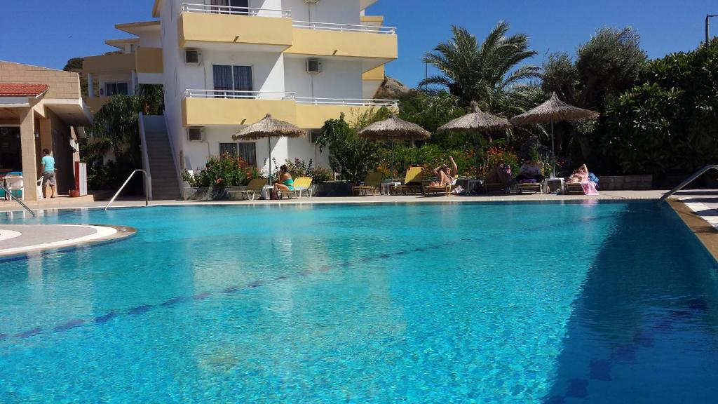 The swimming pool at or close to Summer Days