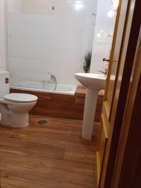 Casa Pinos - Chalet De Quatre Chambres