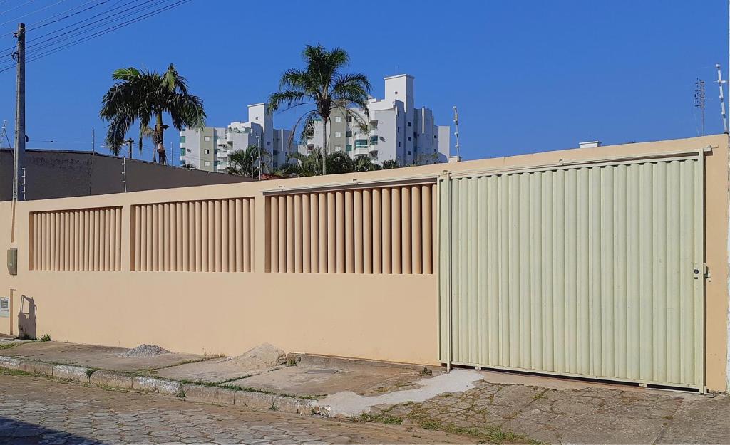  Aconchegante casa com piscina e churrasqueira a 100m da praia
