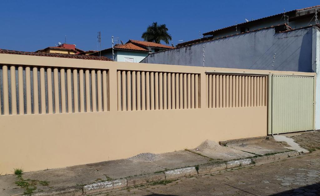  Aconchegante casa com piscina e churrasqueira a 100m da praia