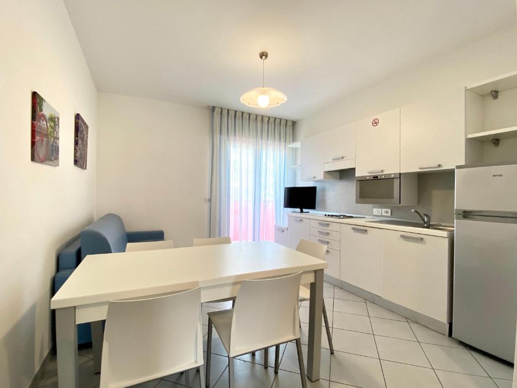 Kuchyň nebo kuchyňský kout v ubytování Artesi - Carraro Immobiliare Jesolo - Family Apartments