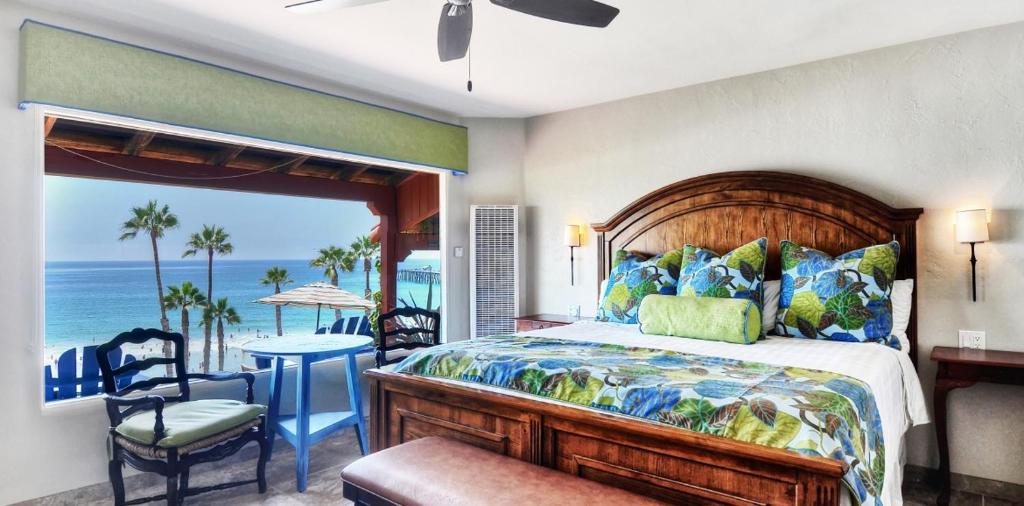 Postel nebo postele na pokoji v ubytování Beachcomber Inn