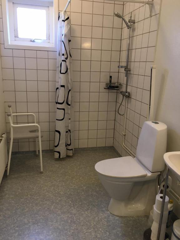 Koupelna v ubytování Kronobergshed vandrarhem och kursgård
