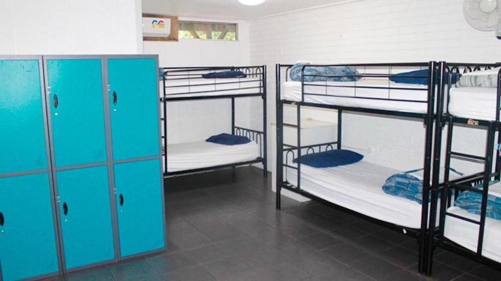 Postel nebo postele na pokoji v ubytování Nomads Noosa