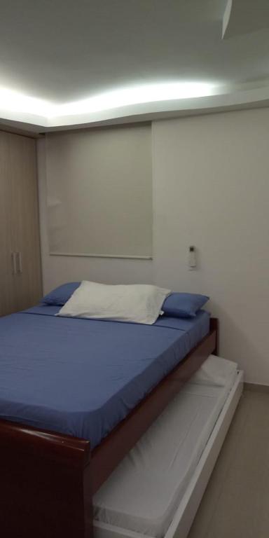Apartment In Cartagena In Front Of The Beach Of 4 Bedrooms