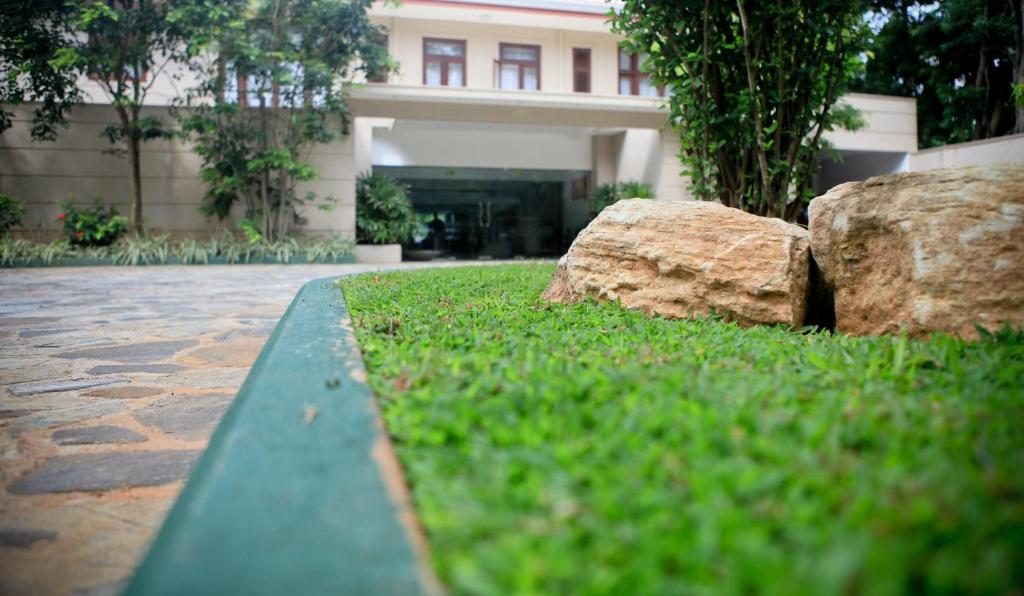 Zahrada ubytování Lavendish Okrin Hotel