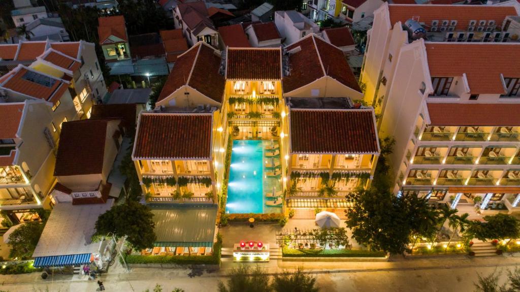 Gallery image of TRIPLE Riverside Villa Hotel HoiAn in Hoi An