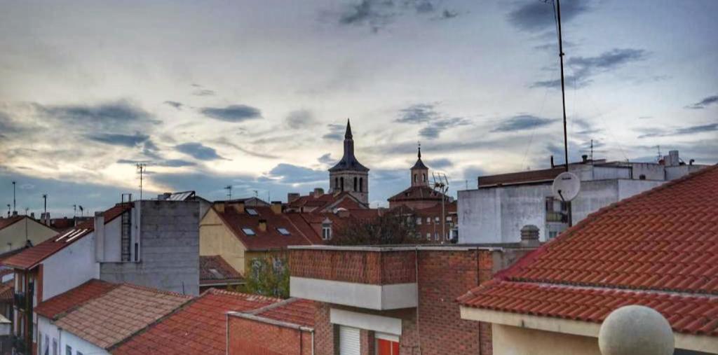 Nespecifikovaný výhled na destinaci Torrejón de Ardoz nebo výhled na město při pohledu z penzionu