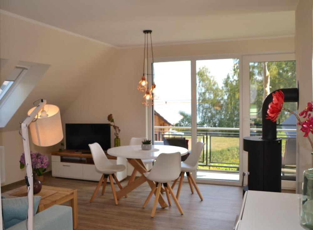 Gallery image of U15 OG - Komfortable Ferienwohnung mit Balkon & Kamin in Röbel an der Müritz in Röbel