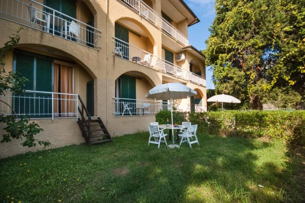 Сад в Residence Golfo Della Lacona