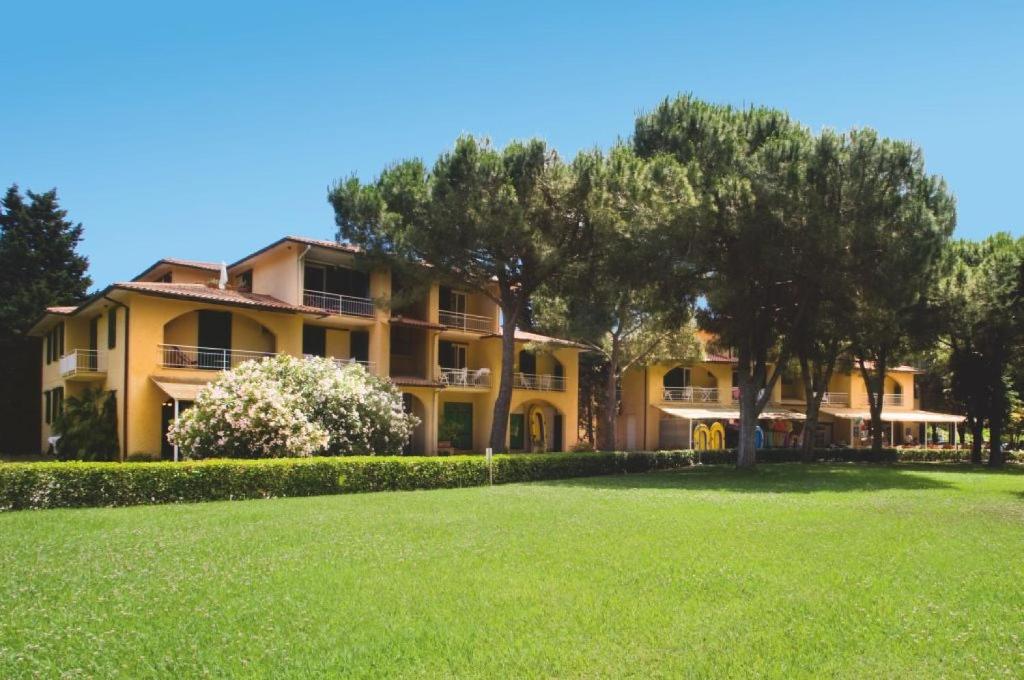 Сад в Residence Golfo Della Lacona