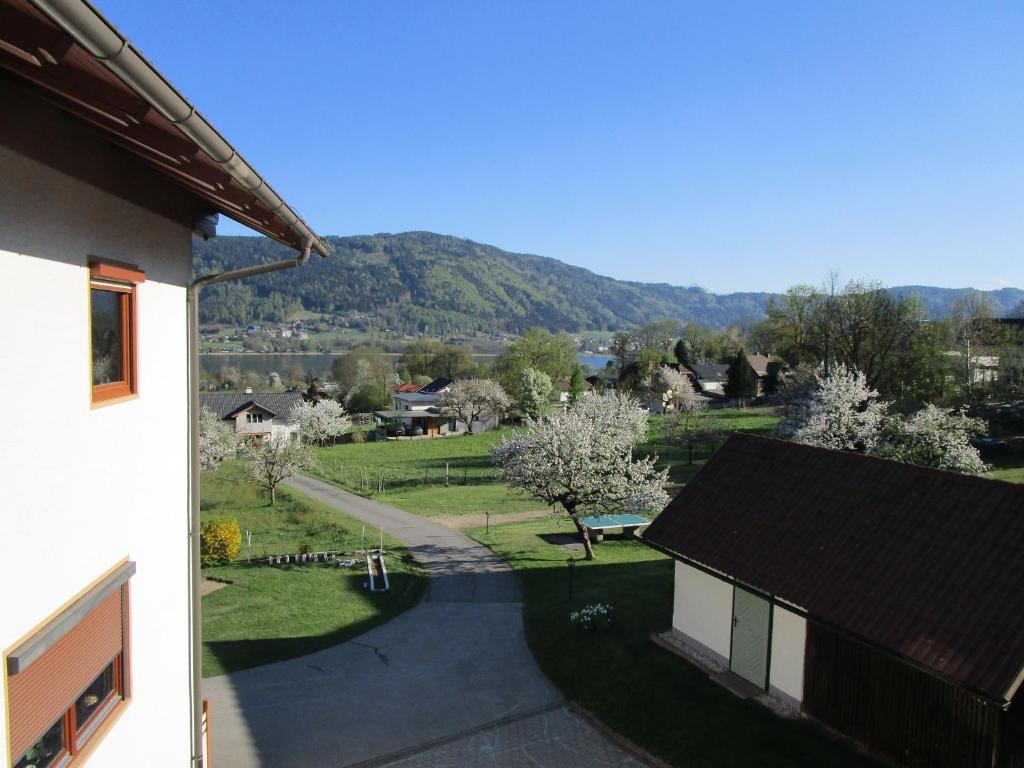 Nespecifikovaný výhled na hory nebo výhled na hory při pohledu z apartmánu