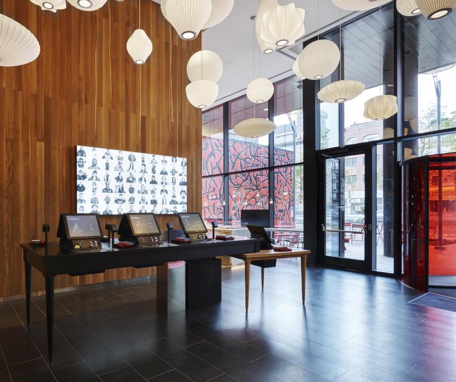 Posezení v ubytování citizenM New York Bowery