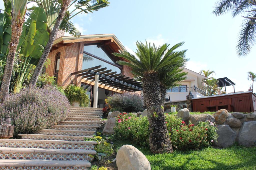 Zahrada ubytování Hotel Lindo Ajijic Bed & Breakfast