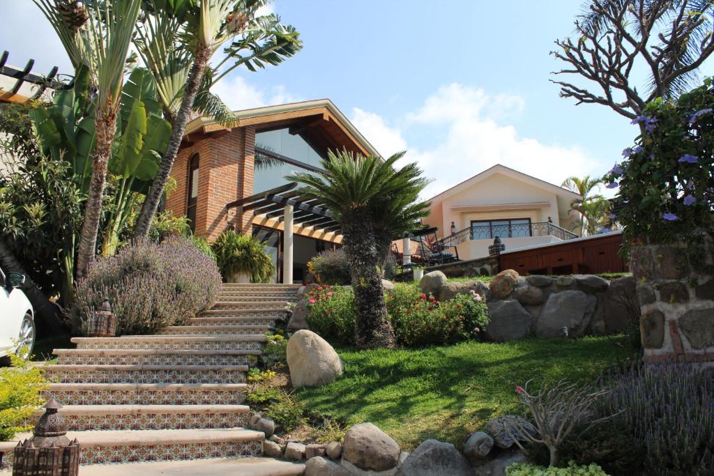 Zahrada ubytování Hotel Lindo Ajijic Bed & Breakfast