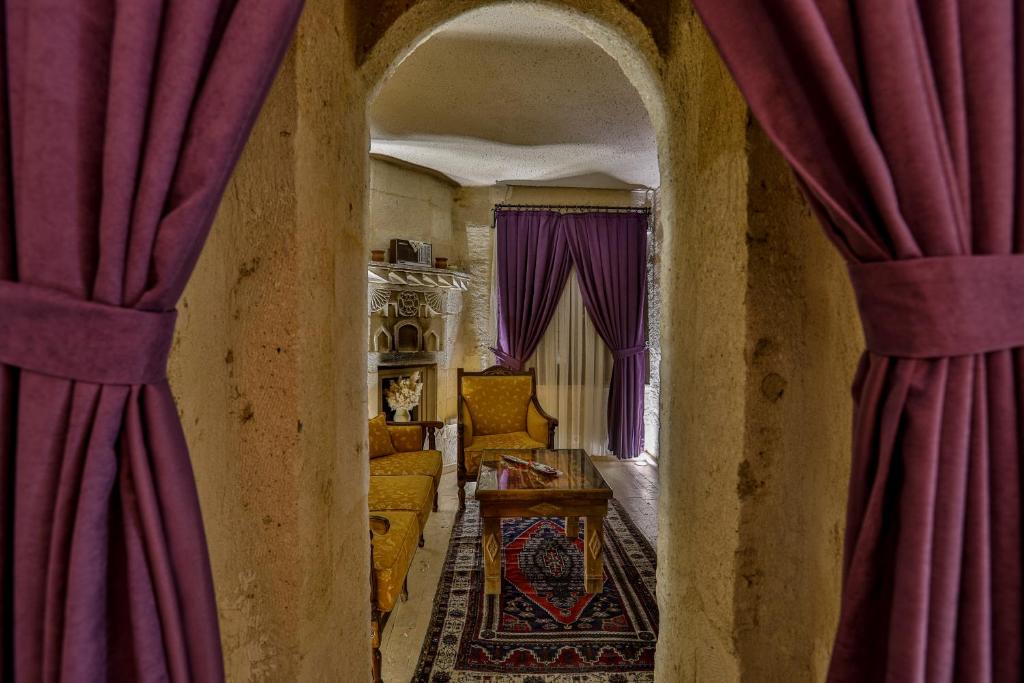 Hidden Cave Hotel - 16