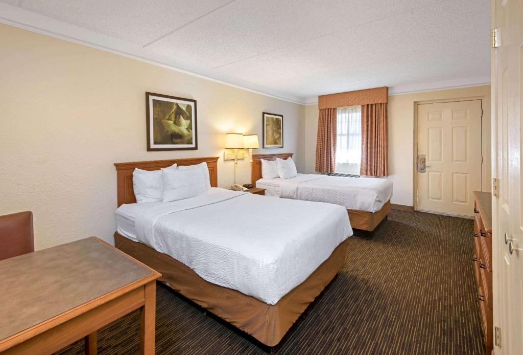 La Quinta Inn by Wyndham San Antonio Market Square photo