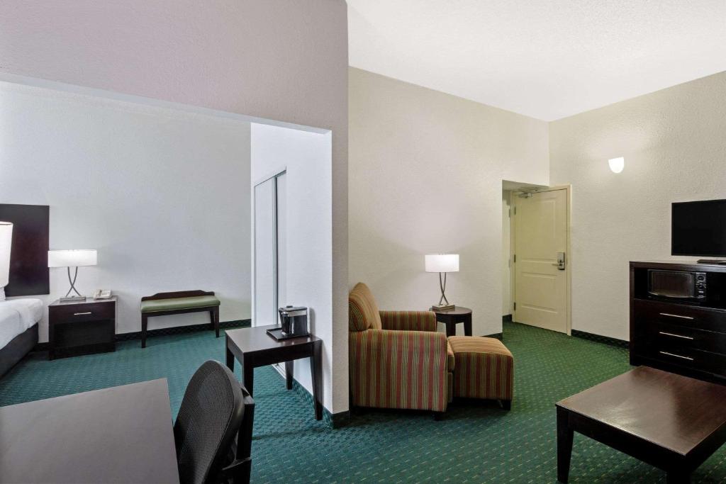 University Inn & Suites Berkeley photo