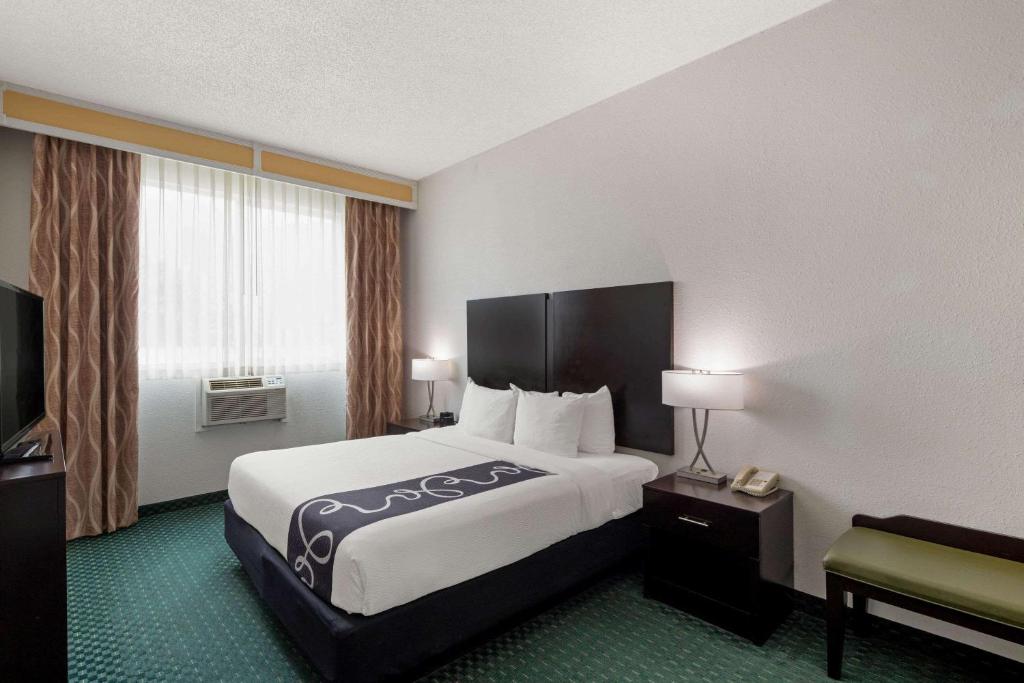 University Inn & Suites Berkeley photo