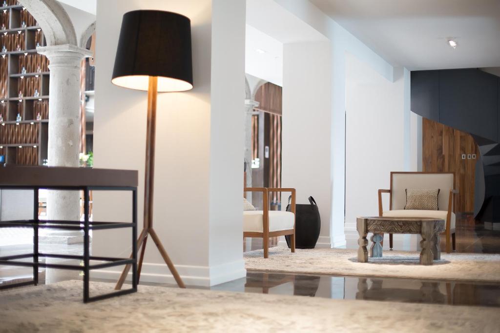 Posezení v ubytování Hotel Indigo Guadalajara Expo by IHG