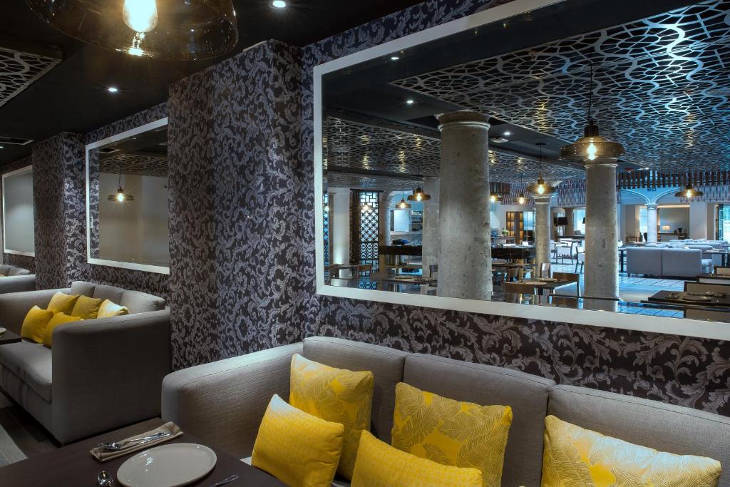 Posezení v ubytování Hotel Indigo Guadalajara Expo by IHG