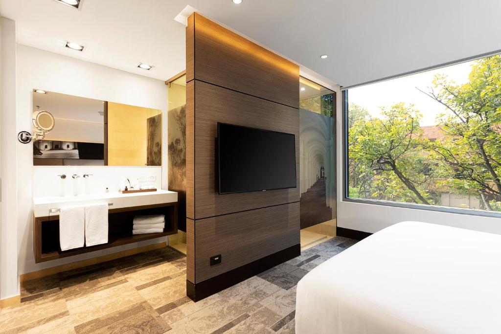 Kuchyň nebo kuchyňský kout v ubytování EK Hotel By Preferred Hotels Group