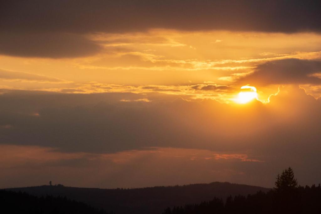 Huoneisto – auringonlasku tai auringonnousu majoituspaikasta nähtynä