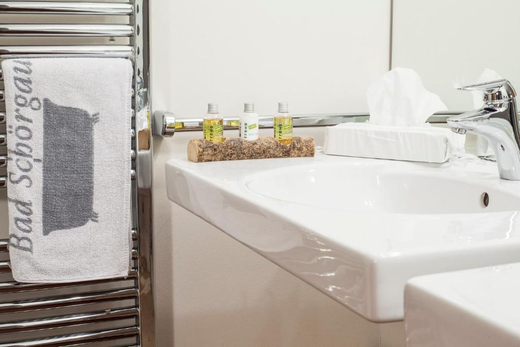 Koupelna v ubytování Hotel Bad Schörgau