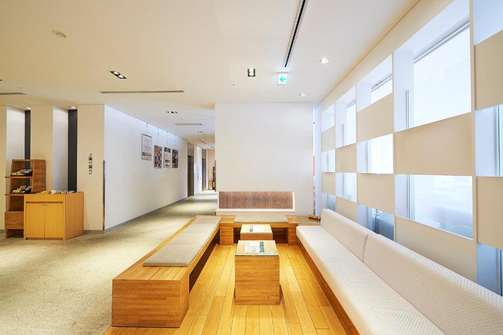 Posezení v ubytování Sotetsu Fresa Inn Nagano-Zenkojiguchi
