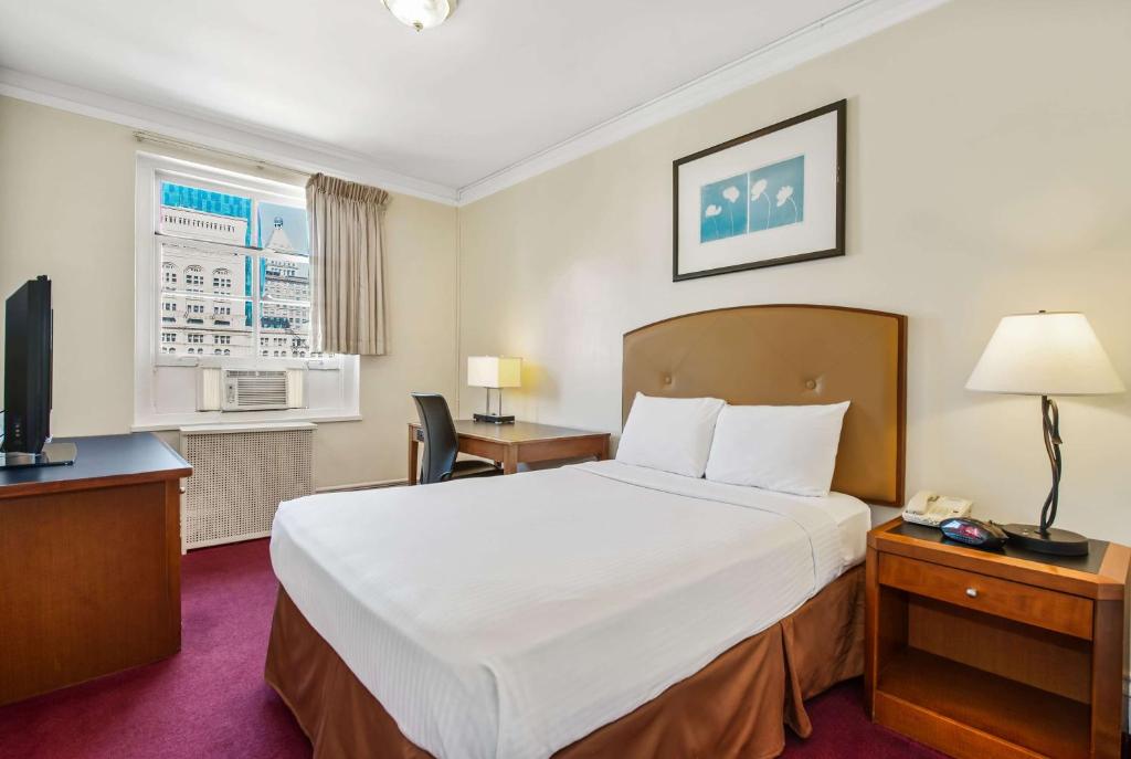 Travelodge by Wyndham Downtown Chicago - 双人间，一张双人床