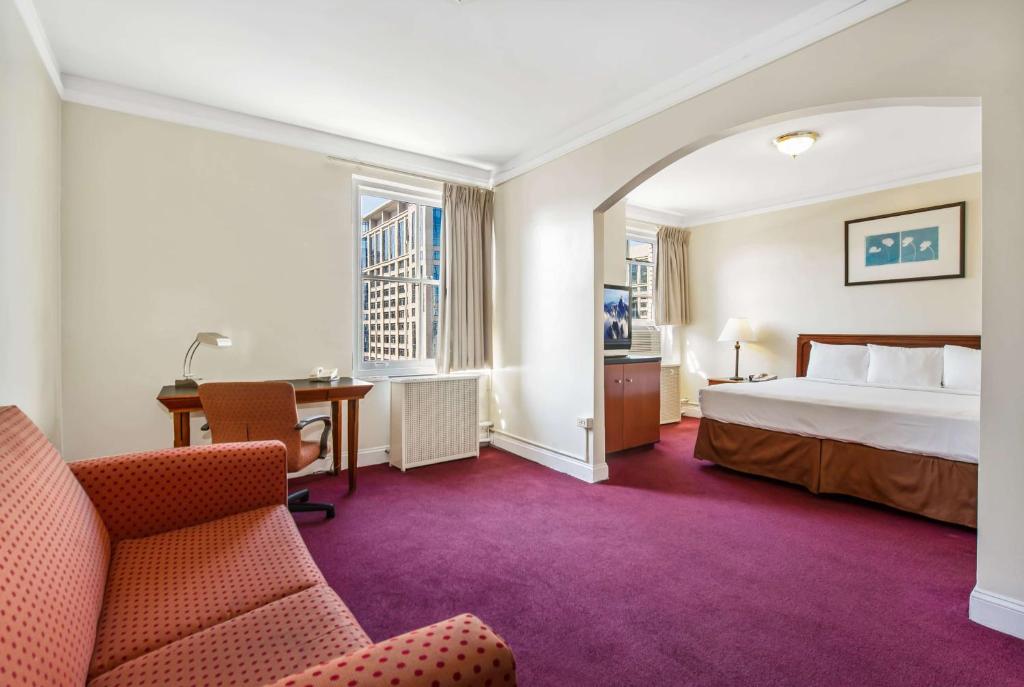 Travelodge by Wyndham Downtown Chicago photo