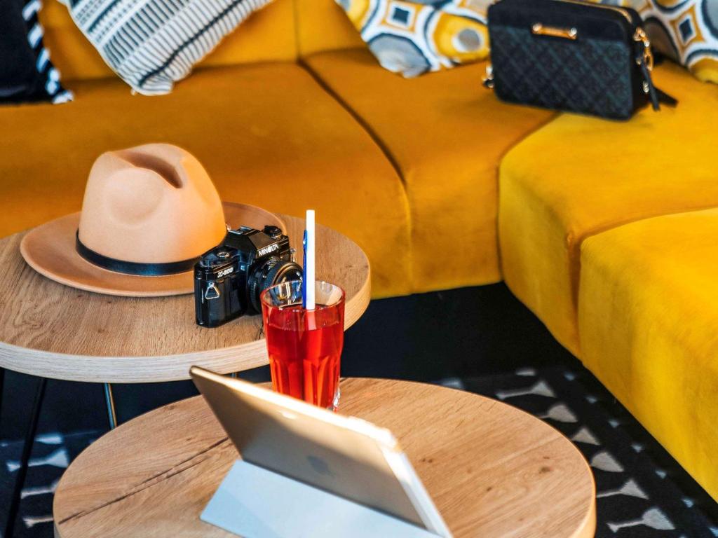 Posezení v ubytování ibis Styles Douai Gare Gayant Expo