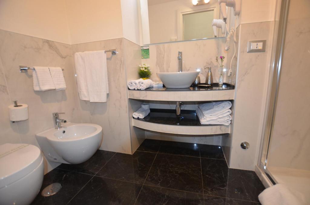 A bathroom at Il Fascino Di Roma
