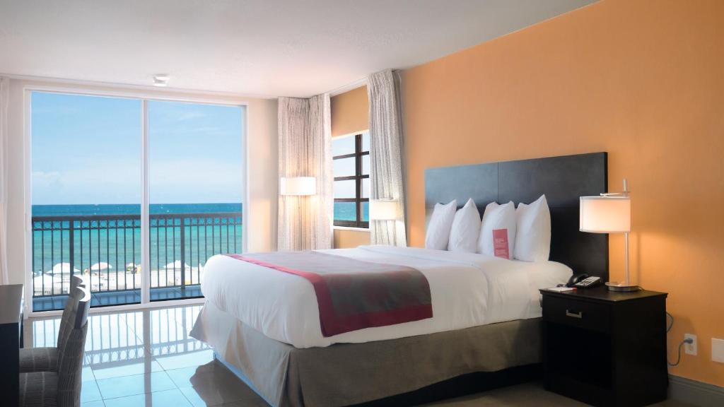 Ramada Plaza by Wyndham Marco Polo Beach Resort - 国王床，海滨景观，不吸烟