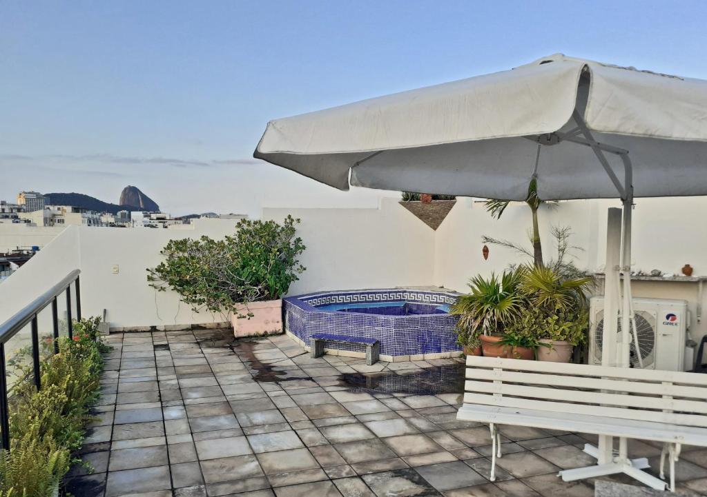  Ipanema's Beautiful Penthouse