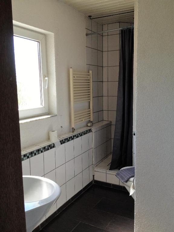 Koupelna v ubytování Hotel Saarland Lebach