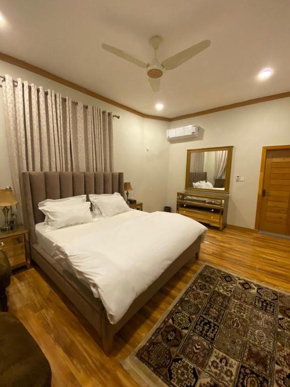 ISLE OF HIGHLAND TOURS Guest House - Deluxe King Room