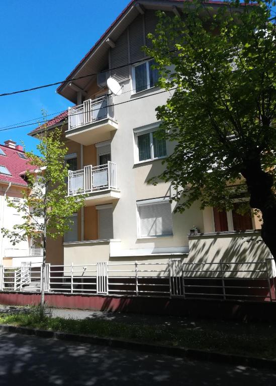 Budova, v ktorej sa apartmán nachádza