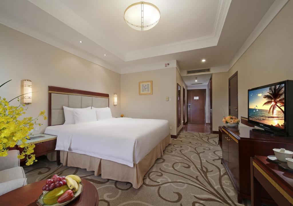 TV a/nebo společenská místnost v ubytování City Hotel Xiamen-Free Welcome Fruits