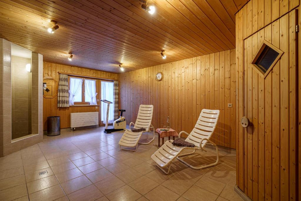 TV a/nebo společenská místnost v ubytování Hotel Silvapina