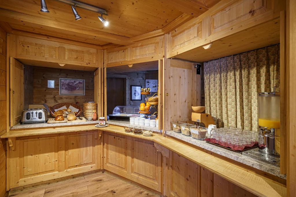 Kuchyň nebo kuchyňský kout v ubytování Hotel Silvapina