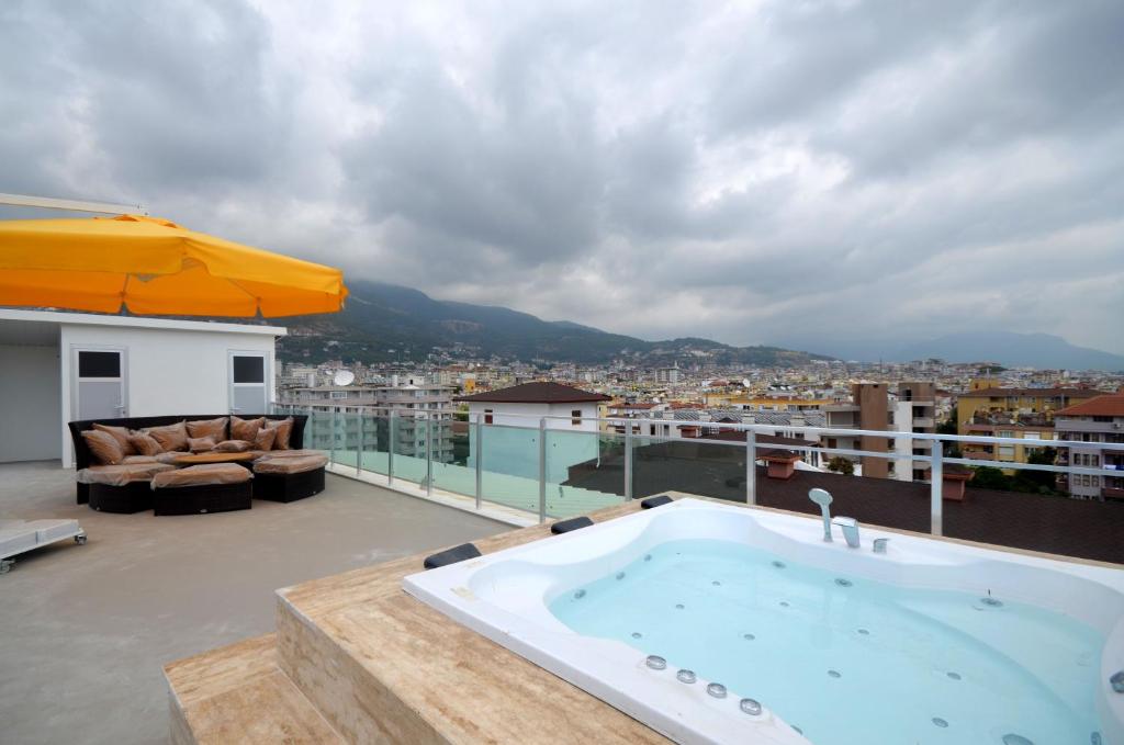 Luxury Residence in the Center of Alanya