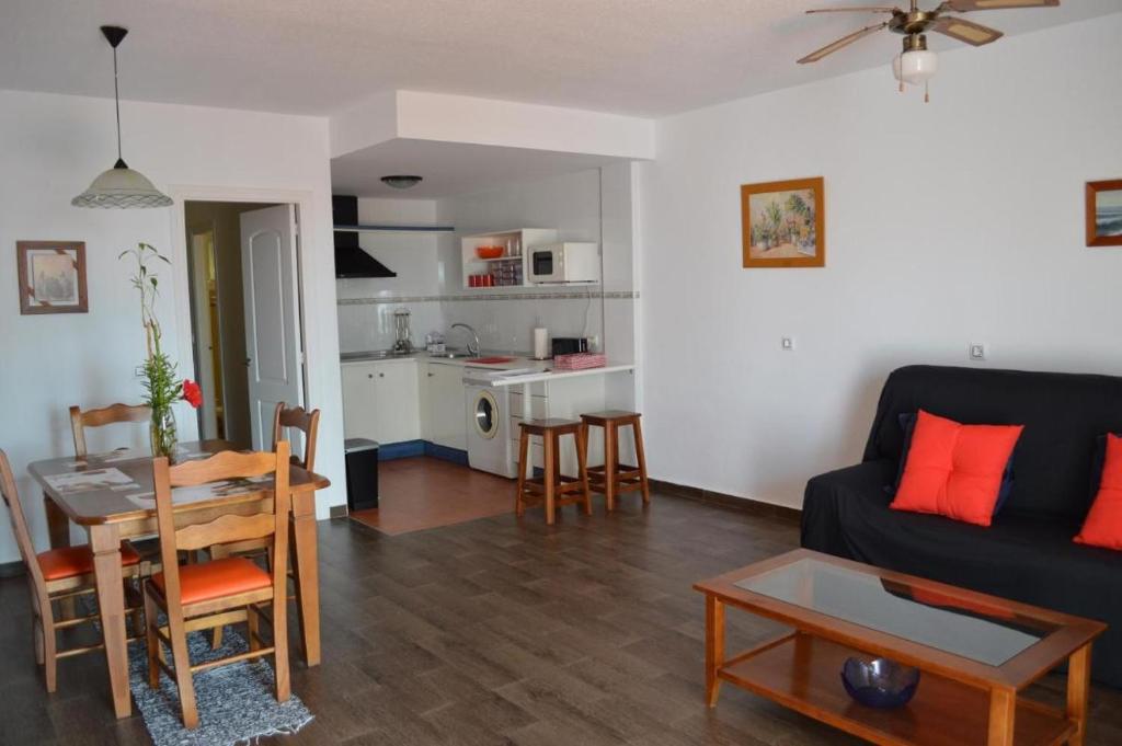 Appartement Ground floor apt facing the nudist beach, with ...