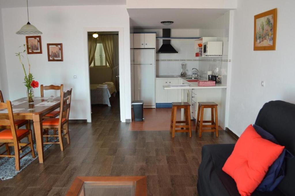 Appartement Ground floor apt facing the nudist beach, with ...
