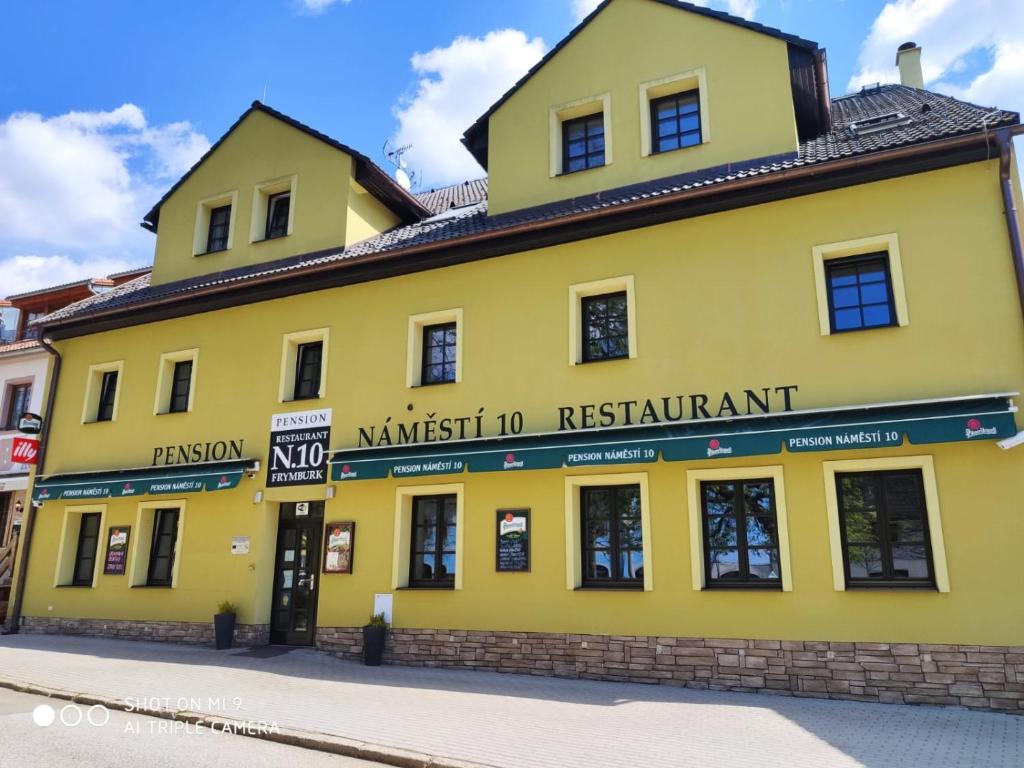 Hoone, kus külalistemaja asub