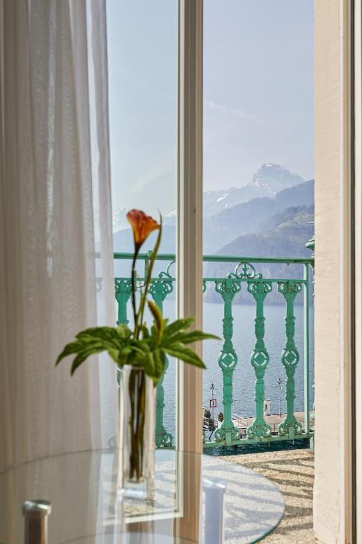 Nespecifikovaný výhled na hory nebo výhled na hory při pohledu z hotelu