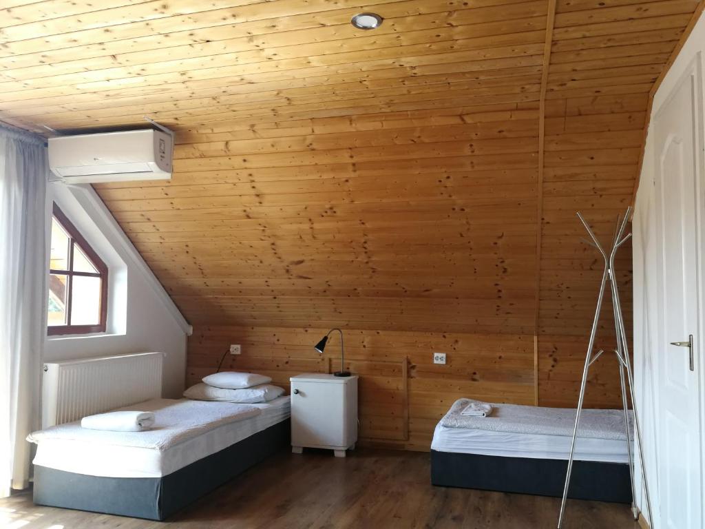 Manoka Guest House - Family Room With Balcony