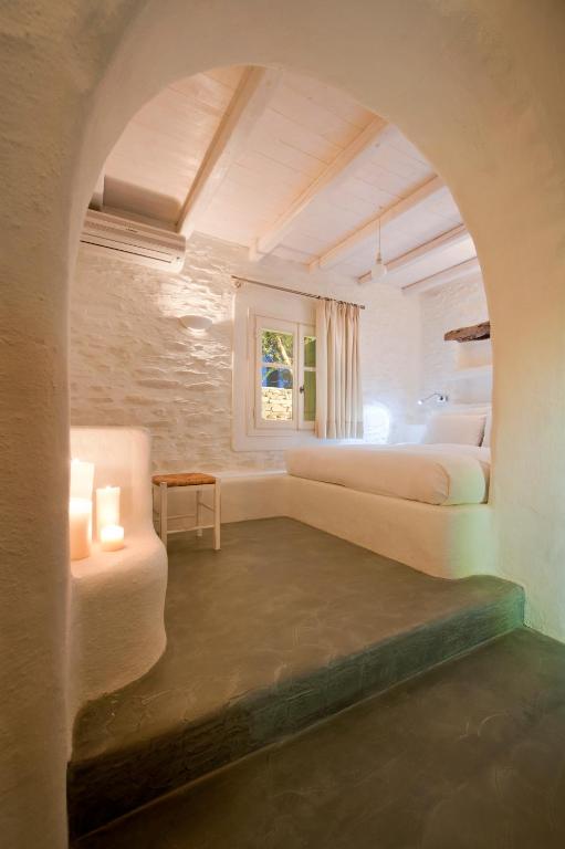Yialos Ios Hotel - Traditional Triple Room