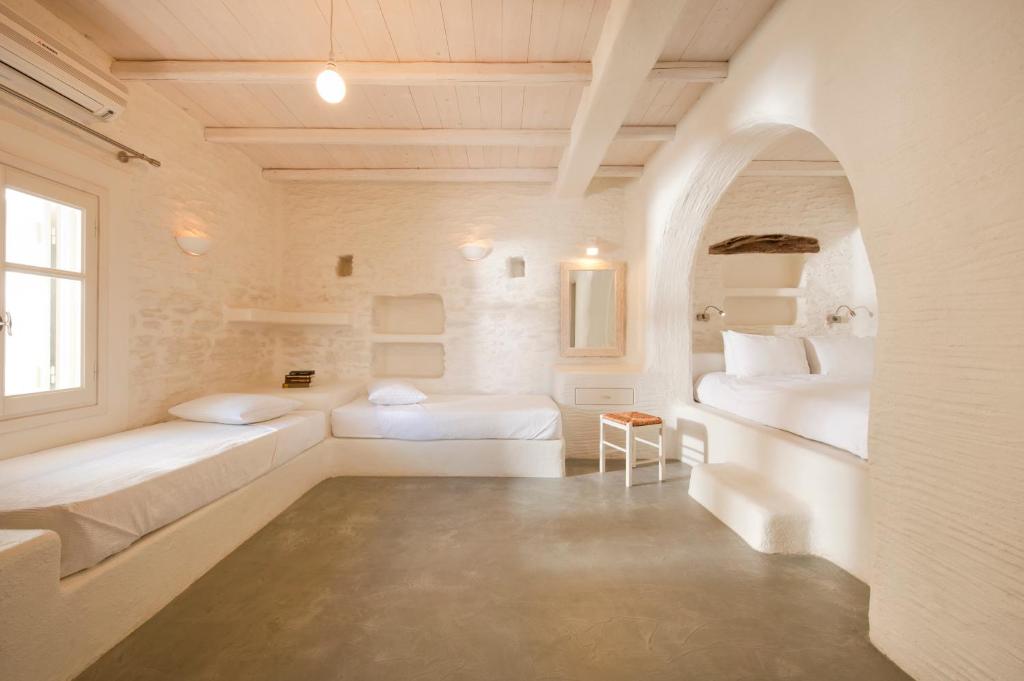Yialos Ios Hotel - Quadruple Room